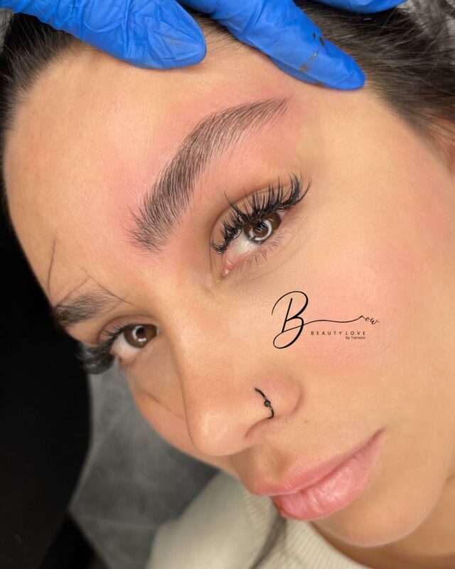 eyebrow microblading