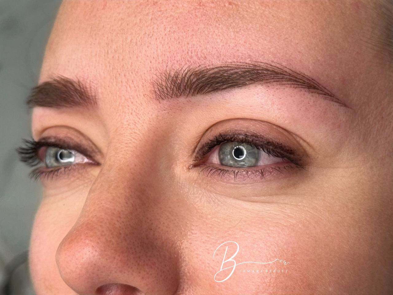 eyebrow